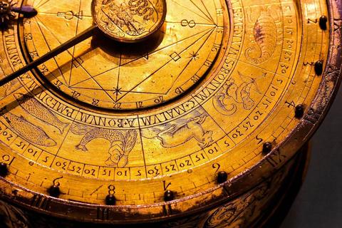 11月26号是什么星座？11月26日出生的人属于什么星座？
