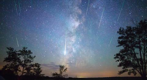 阴历四月是什么星座（探寻阴历四月对应的星座）