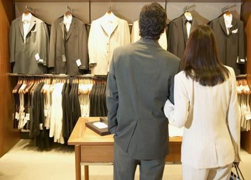 开加盟服装店利润有多少（解析服装店加盟的盈利模式）