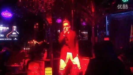 酒吧歌手要做什么兼职赚钱 酒吧歌手能赚多少钱 酒吧歌手要做什么兼职赚钱 酒吧歌手能赚多少钱