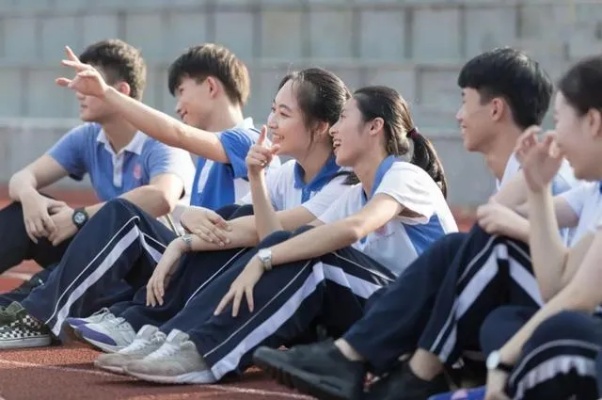 深圳高中生做什么好赚钱 高中生在深圳怎么找工作