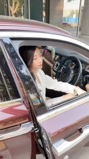 开豪车做什么赚钱的 开个豪车