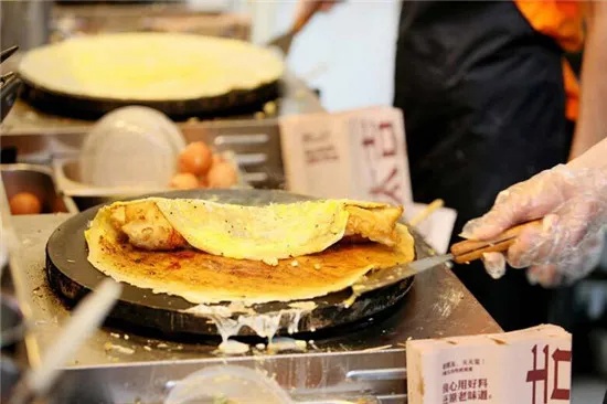 日照煎饼果子加盟指南（开煎饼果子加盟店详细流程）