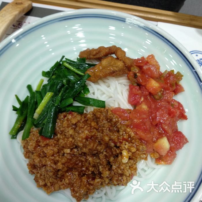 怎么加盟三根米线（三根米线加盟流程及费用）