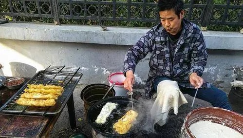 出摊卖早饭做什么好赚钱 摆摊卖早餐利润怎么样
