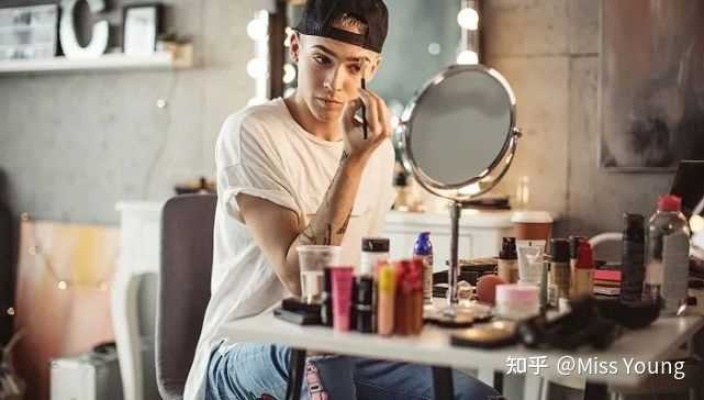 长得帅做什么能赚钱呢？女生视角下的多元解读