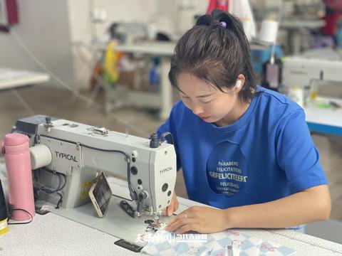 现在镇上做什么工作好赚钱，热门行业与机会的探讨