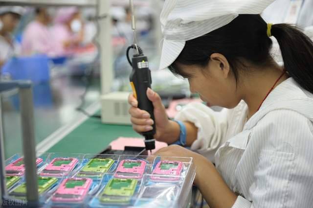 年轻人进厂做什么最赚钱? 年轻人进厂做什么最赚钱?