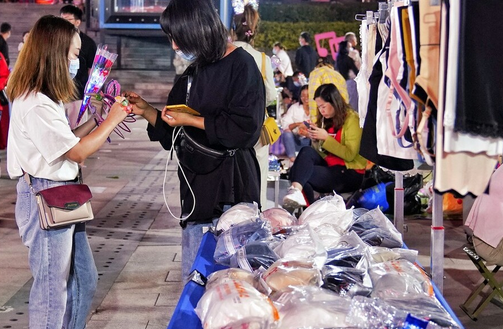 想摆地摊做什么赚钱快？