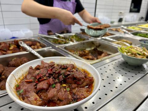 食堂里做什么赚钱多些呢？