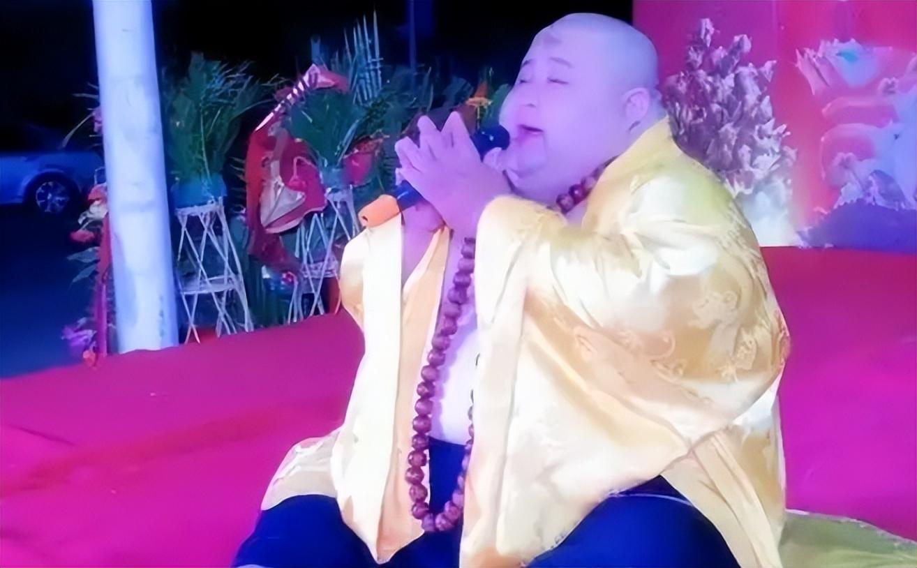 阿伟做什么生意赚钱的呀