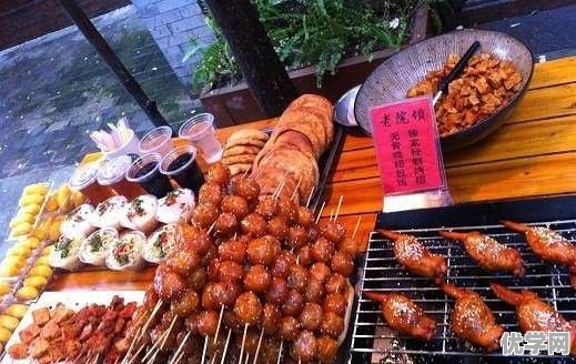 自驾游美食创业，小吃赚钱的新天地
