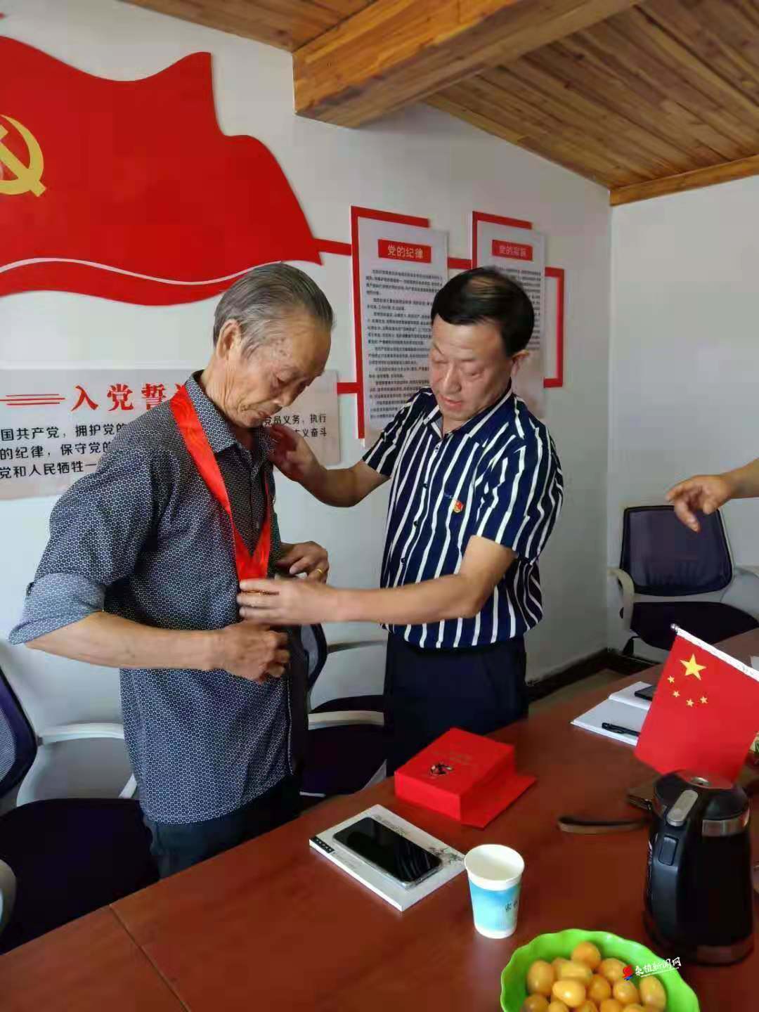 老党员能做什么生意好赚钱