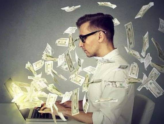 年轻人刚毕业做什么赚钱？