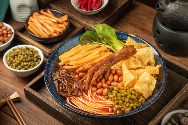 加盟武汉螺蛳粉项目，打造美食新篇章！