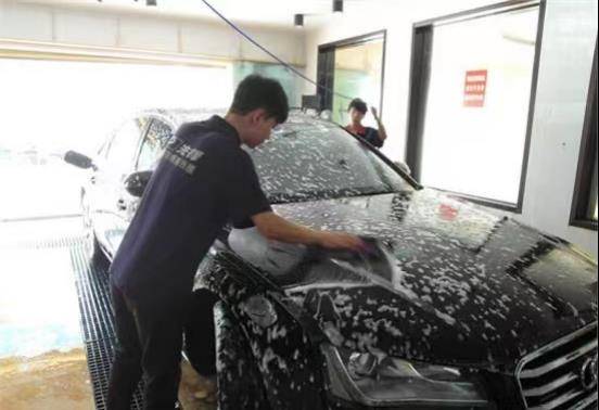 加盟项目一搜驿洗车，让您的洗车事业更上一层楼
