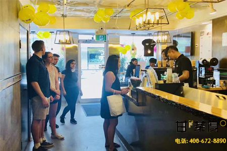 40万加盟，奶茶店和健身房，哪个更赚钱？