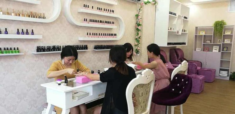 美甲店加盟什么项目好赚钱？