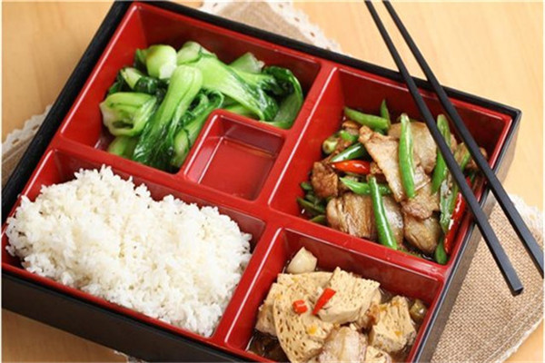 一万元加盟项目小吃，打造街头美食新传奇