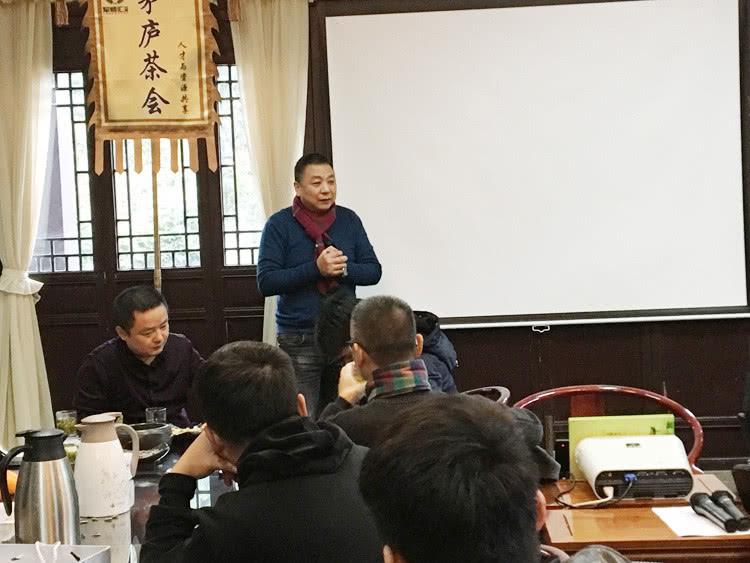 杭州是一个充满活力和创新的城市，也是许多创业者和投资者的梦想之地。随着城市的不断发展和壮大，越来越多的人开始关注杭州的加盟项目。本文将介绍杭州目前的一些热门加盟项目，包括餐饮、美容、教育、科技等领域，旨在帮助读者更好地了解杭州的加盟市场和机会。