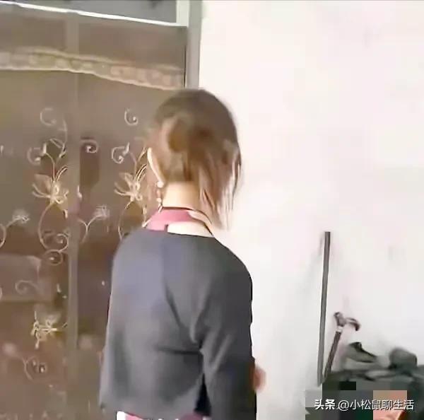 怎么同步出轨查老婆跟别人的开房 怎么才能查到老婆和别人的聊天记录