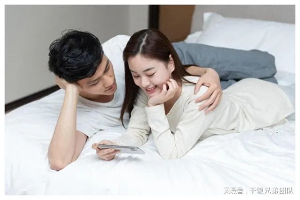 有没有老公怎么偷偷同步老婆手机 如何搜集老公手机里和别人暧昧的证据