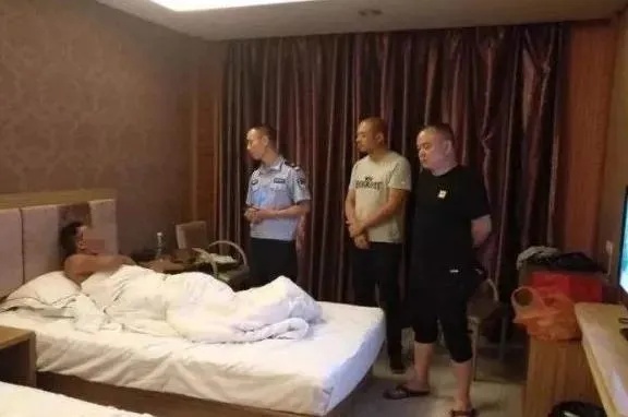 警察查人开房记录犯法吗