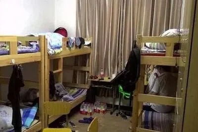 大三学生在宿舍做什么赚钱 大三男生宿舍