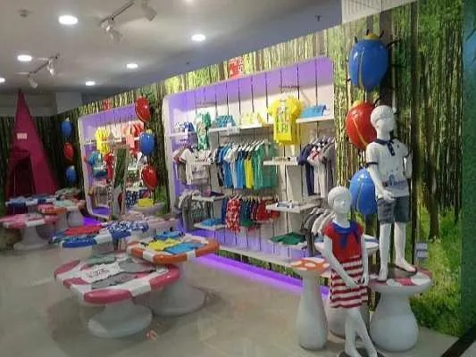 青少年服装加盟品牌的选择与推荐