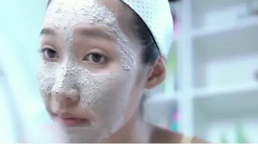 居家美容新时尚—盘点那些可以从家里做的面膜品牌及秘籍