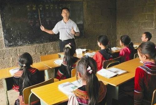 乡村教师如何以身作则，做学生的榜样之光