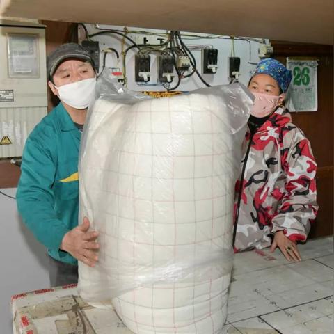 金山区鸭绒被热销，价格亲民，品质卓越！