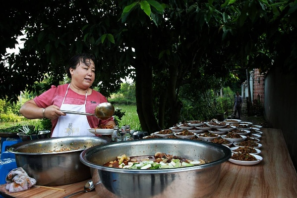 偏僻乡村餐饮业的逆袭之路—如何打造特色美食天堂
