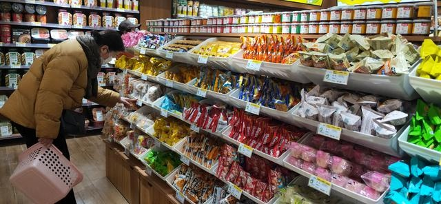 姜堰网红零食品牌店，小城里的美食新宠，带你尝鲜不一样的味蕾之旅