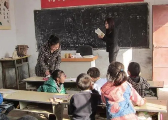 乡村小学工作环境现状探析