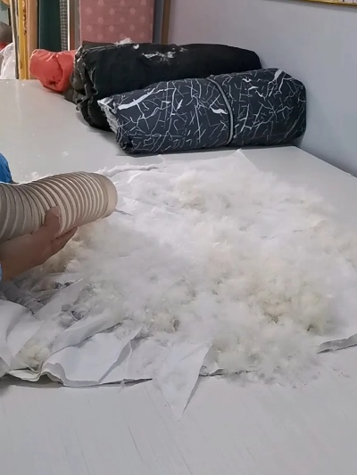 旧羽绒服变新宠—揭秘旧羽绒服制作鸭绒被的保暖秘籍