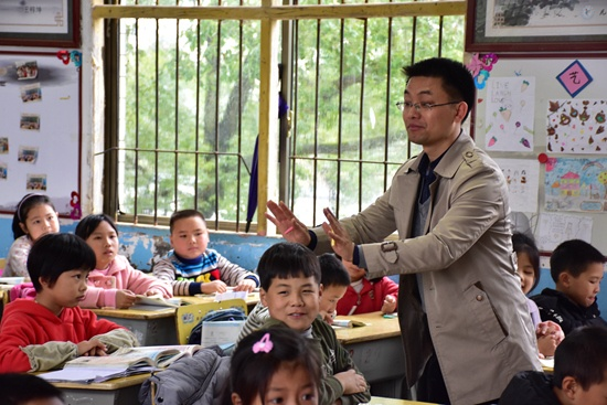如何当好一名乡村中心小学校长—实践与思考
