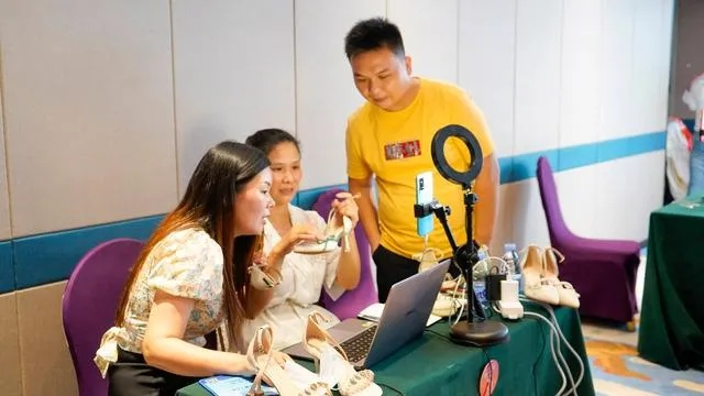 直播热场不唱歌，轻松互动涨人气！