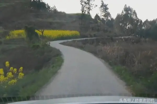 乡村小路，一辆车，如何取一个响亮的名字？
