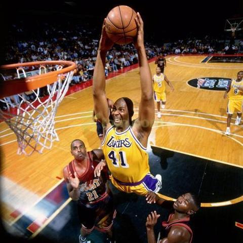 NBA直播带货，如何轻松入手心仪的球星同款球衣