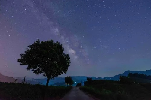 乡村的夜晚，星河璀璨