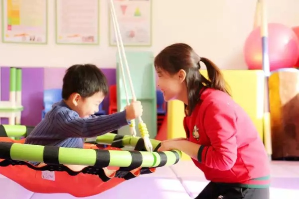 幼儿园游戏早教加盟，开启儿童成长的新天地