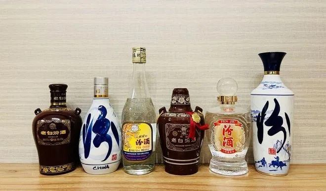 四款性价比超高白酒品牌推荐，让你轻松畅饮不心疼！