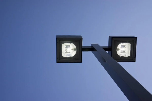 照亮前行之路—LED户外灯品牌大揭秘