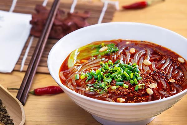 酸辣粉加盟品牌楚雄推荐—探访热门品牌，开启创业之路