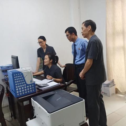 想查老公的微信聊天记录,急!跪求支招1个月 紧急求助，如何查看配偶的微信聊天记录？