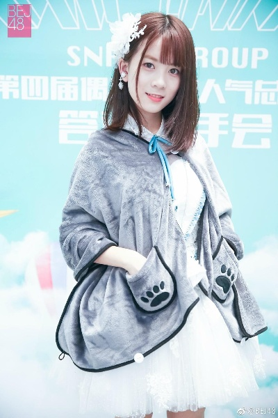 李梓倾情代言，揭秘她代言的电脑品牌魅力所在！