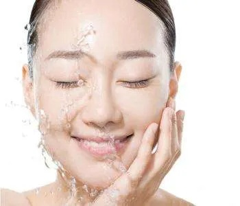 面膜洁面泥大揭秘，这些品牌让你肌肤焕然一新！