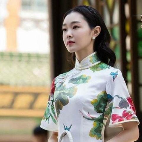 大臂粗美眉福音！盘点适合大臂粗的旗袍品牌，让你优雅又自信！