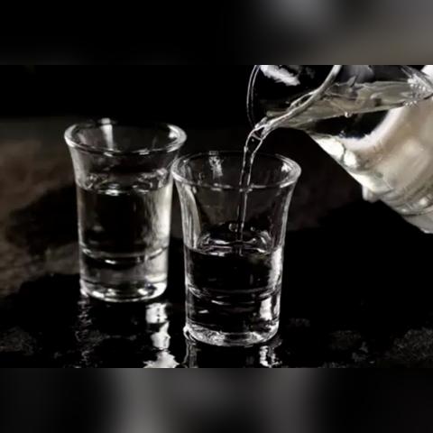 探秘竹叶青白酒，千年传承，品味非凡